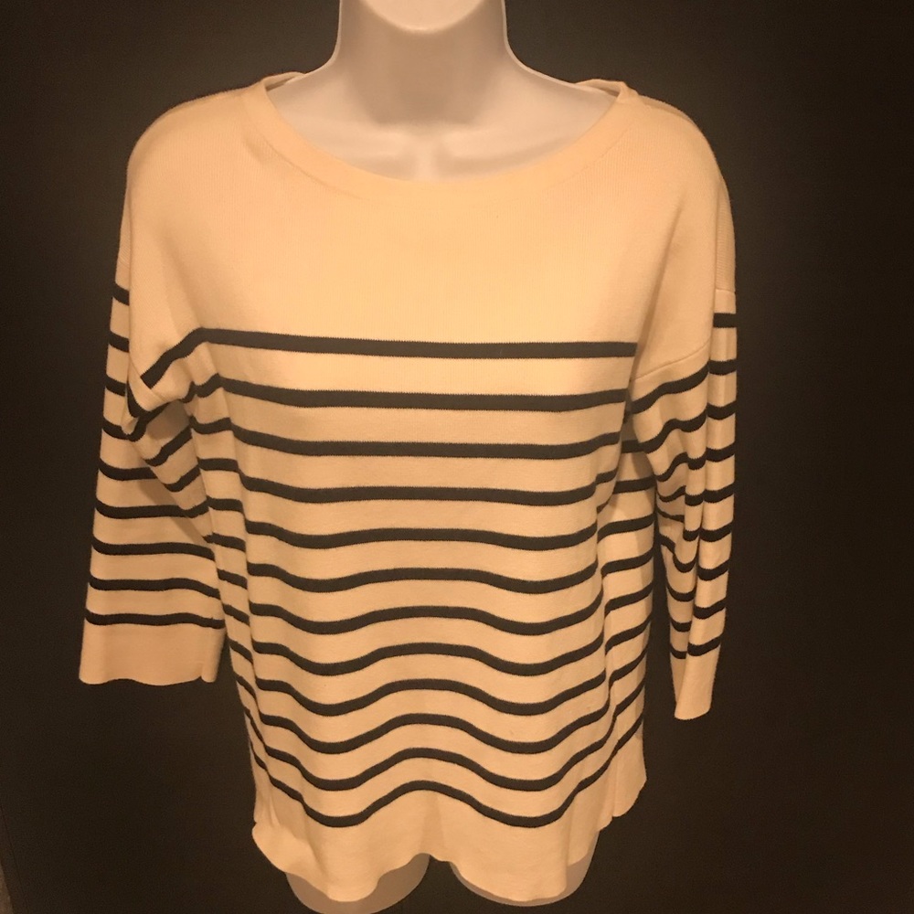 3/$30- loft open back sweater sz xs